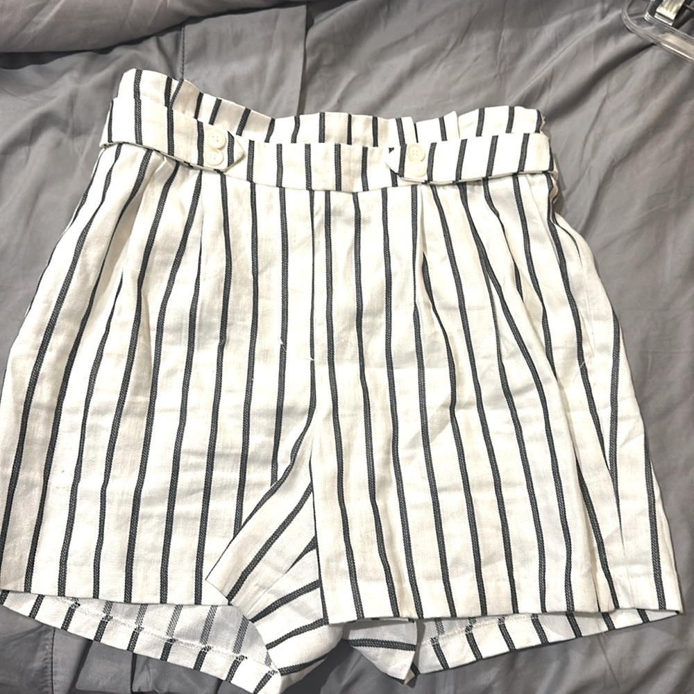 Express Midi Extreme high rise shorts with elastic waist. Size S. Worn once.